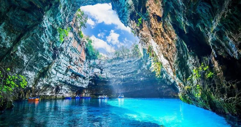 Kefalonia: Melissani, Drogarati & Beach Small-Group Tour